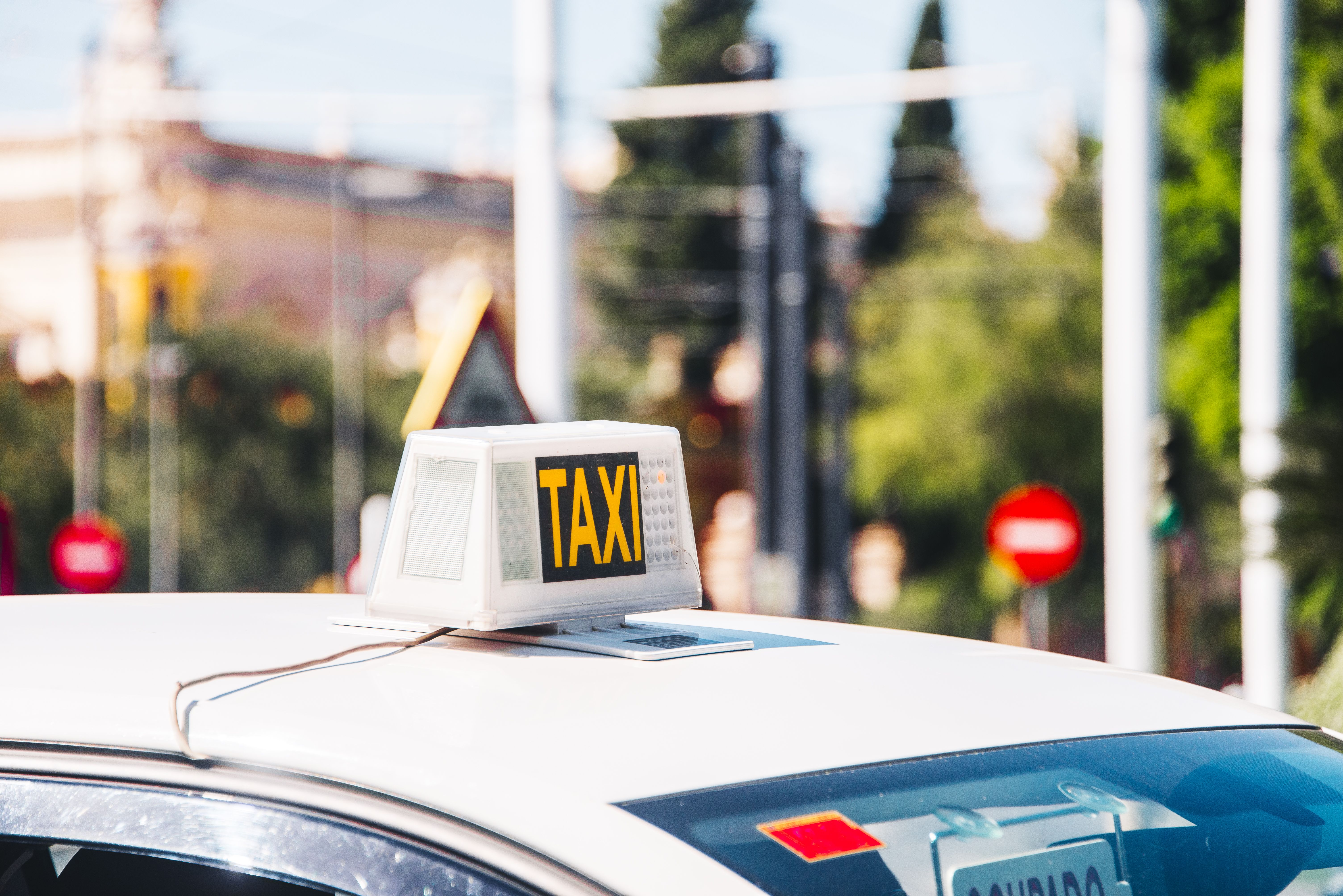 Taxi servicio de paquetería a empresas: Servicios de RAFAEL GARCÍA NAVARRO Taxi servicio de paquetería a empresas: Servicios de RAFAEL GARCÍA NAVARRO