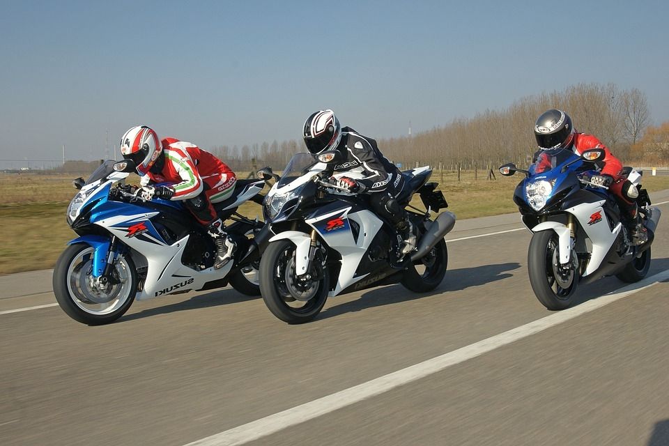 Carnet de moto A1 y A2: Permisos de conducir de Autoeskola Larrañaga Carnet de moto A1 y A2: Permisos de conducir de Autoeskola Larrañaga