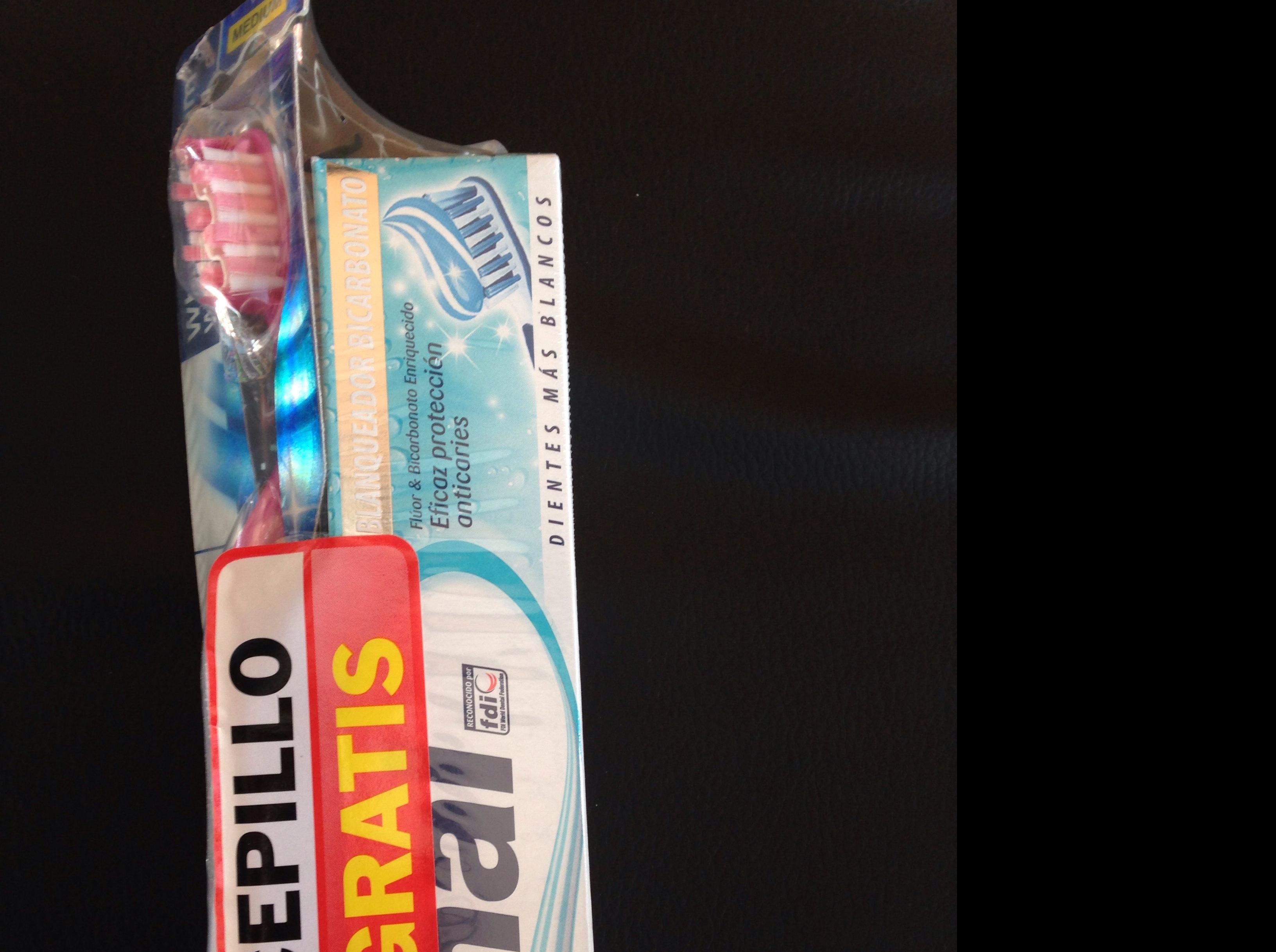 Cepillo dental más pasta dental signal Cepillo dental más pasta dental signal