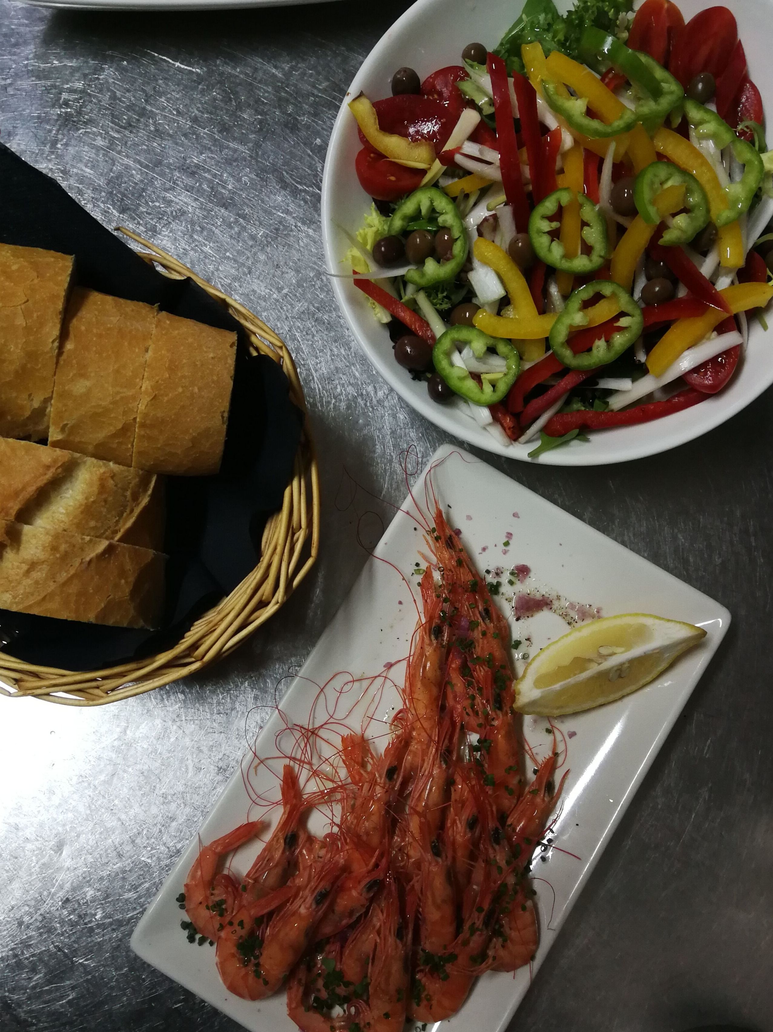 Ensaladas: ¿Qué tenemos? de Restaurante Terra Mía Ensaladas: ¿Qué tenemos? de Restaurante Terra Mía