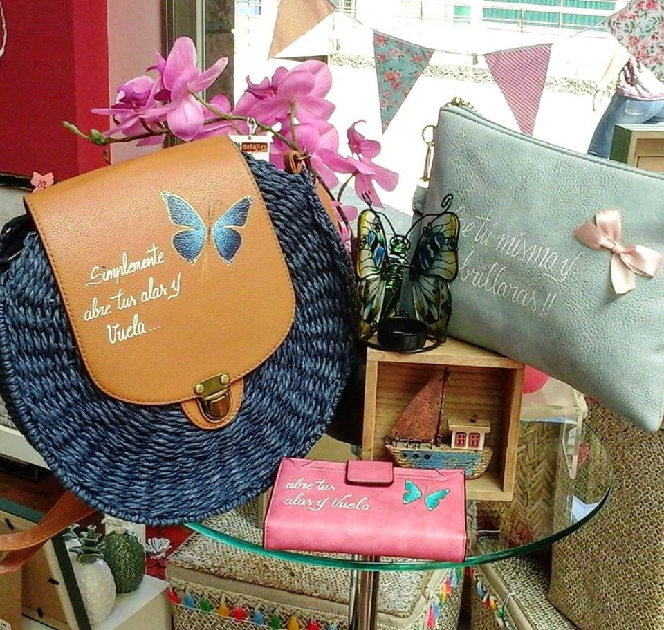 Bolsos y mochilas: Nuestra Tienda de Dt detalles La Gomera Bolsos y mochilas: Nuestra Tienda de Dt detalles La Gomera