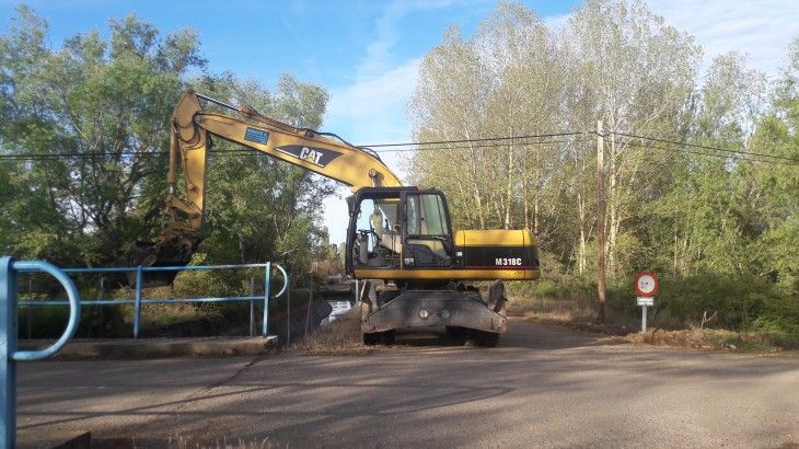 Limpieza y destoconado de fincas: Servicios de Excavaciones Marco A. Llamazares Limpieza y destoconado de fincas: Servicios de Excavaciones Marco A. Llamazares
