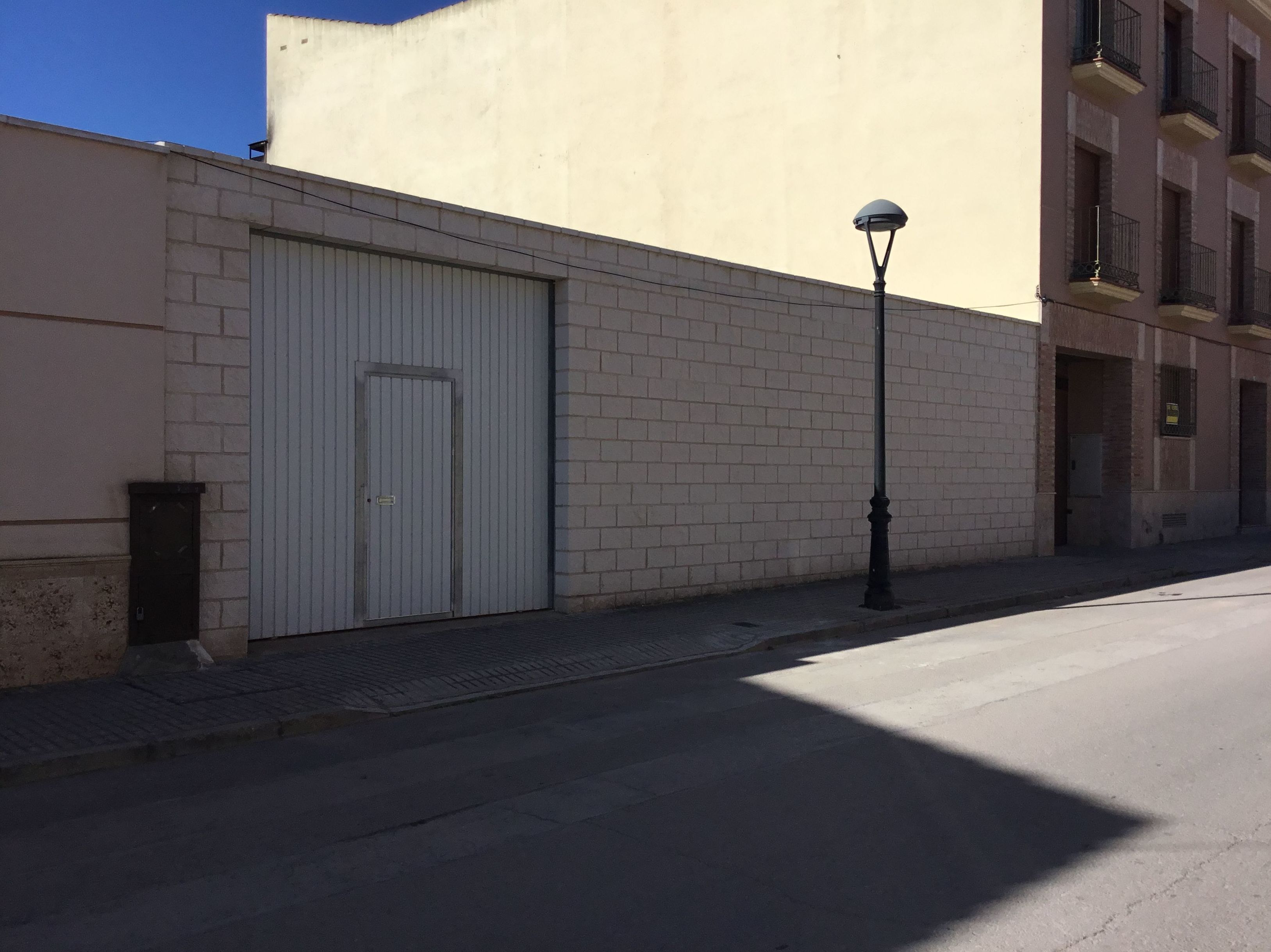 Solar cerrado Pablo Iglesias: Inmuebles Urbanos de ANTONIO ARAGONÉS DÍAZ PAVÓN Solar cerrado Pablo Iglesias: Inmuebles Urbanos de ANTONIO ARAGONÉS DÍAZ PAVÓN
