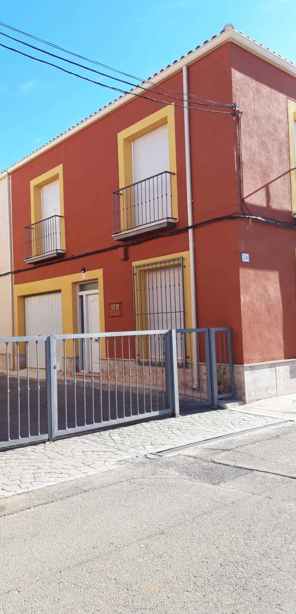 Venta de adosado en Las Labores: Inmuebles Urbanos de ANTONIO ARAGONÉS DÍAZ PAVÓN Venta de adosado en Las Labores: Inmuebles Urbanos de ANTONIO ARAGONÉS DÍAZ PAVÓN