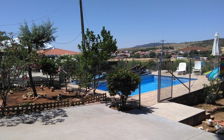 Venta de chalet en la sierra de Puerto Lapice: Inmuebles Urbanos de ANTONIO ARAGONÉS DÍAZ PAVÓN Venta de chalet en la sierra de Puerto Lapice: Inmuebles Urbanos de ANTONIO ARAGONÉS DÍAZ PAVÓN