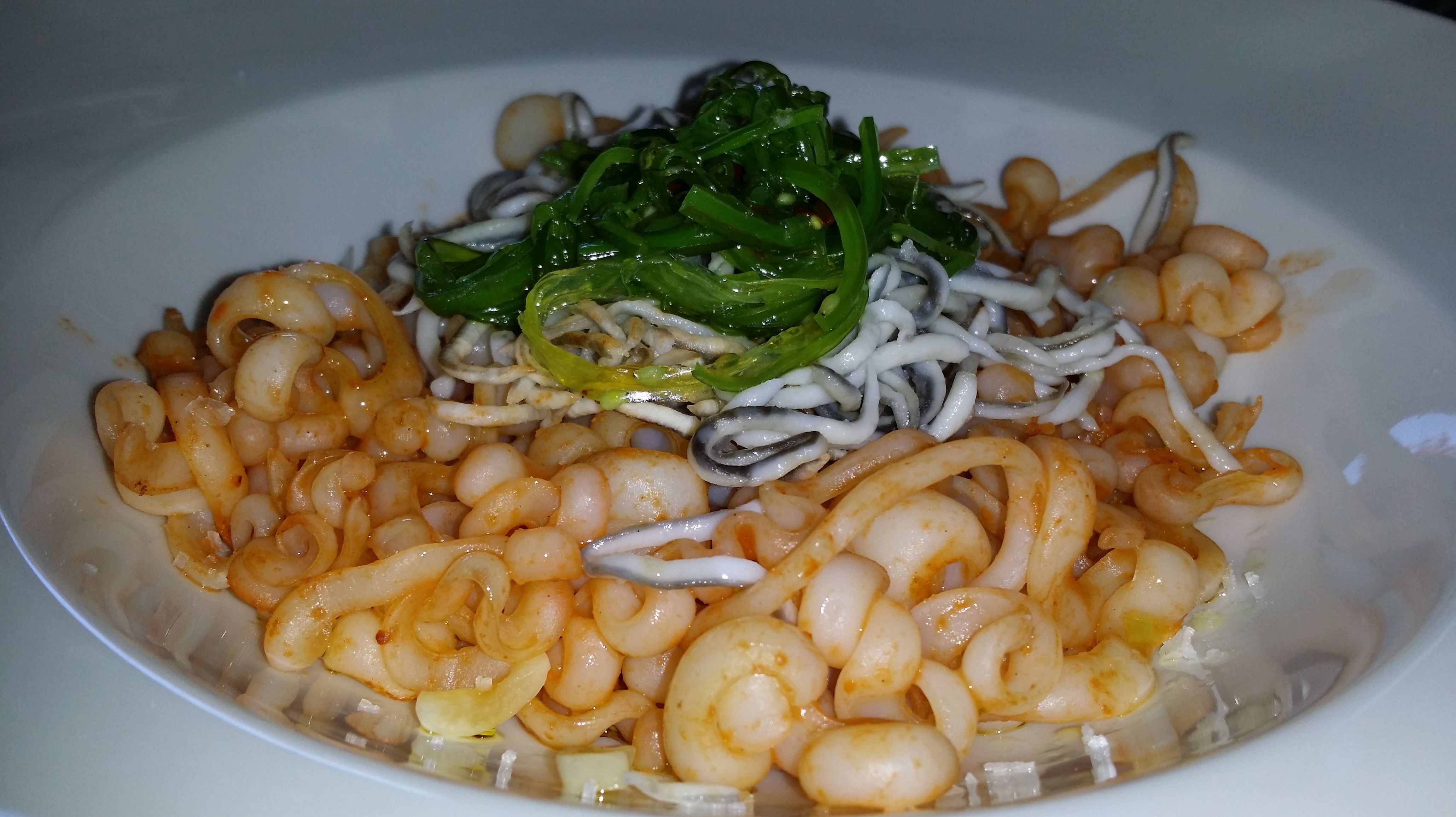 Tallarines de calamar con gulas Tallarines de calamar con gulas
