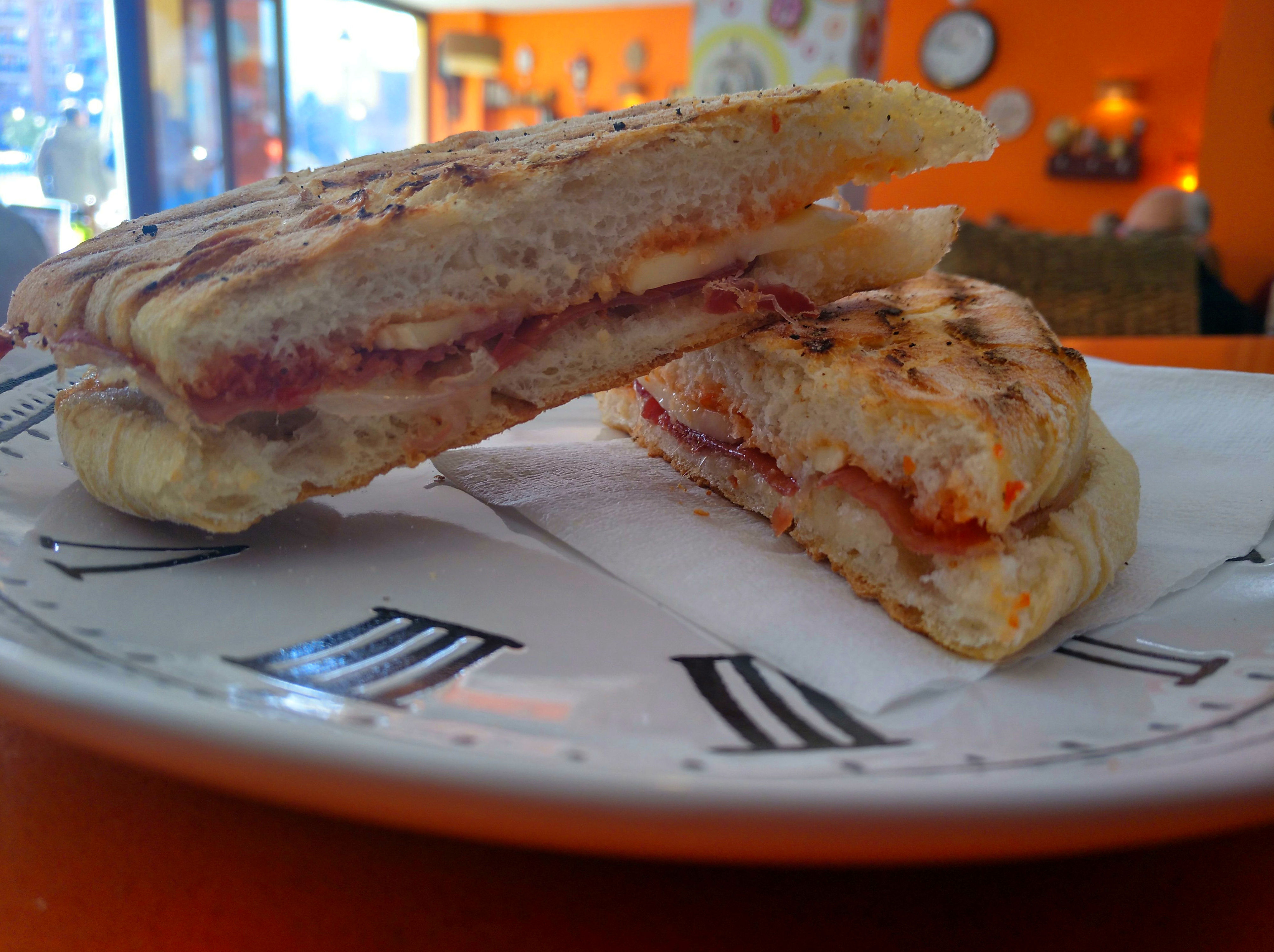 Desayunos y almuerzos: Servicios de Cafetería Tosteria O´Clock Desayunos y almuerzos: Servicios de Cafetería Tosteria O´Clock
