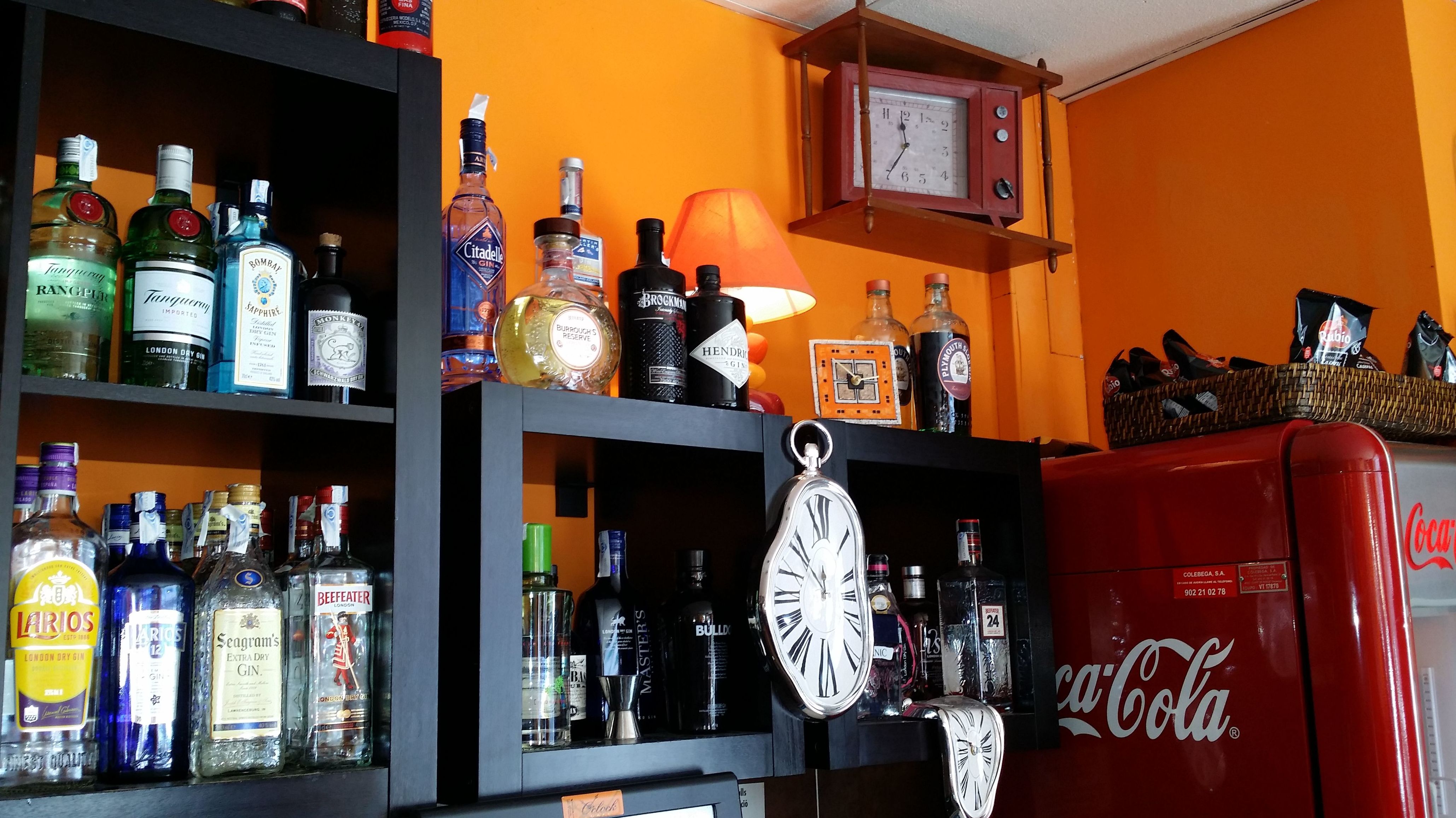 Cervezas, Ginebras y Combinados: Servicios de Restaurante Tostería y Café O'Clock Cervezas, Ginebras y Combinados: Servicios de Restaurante Tostería y Café O'Clock