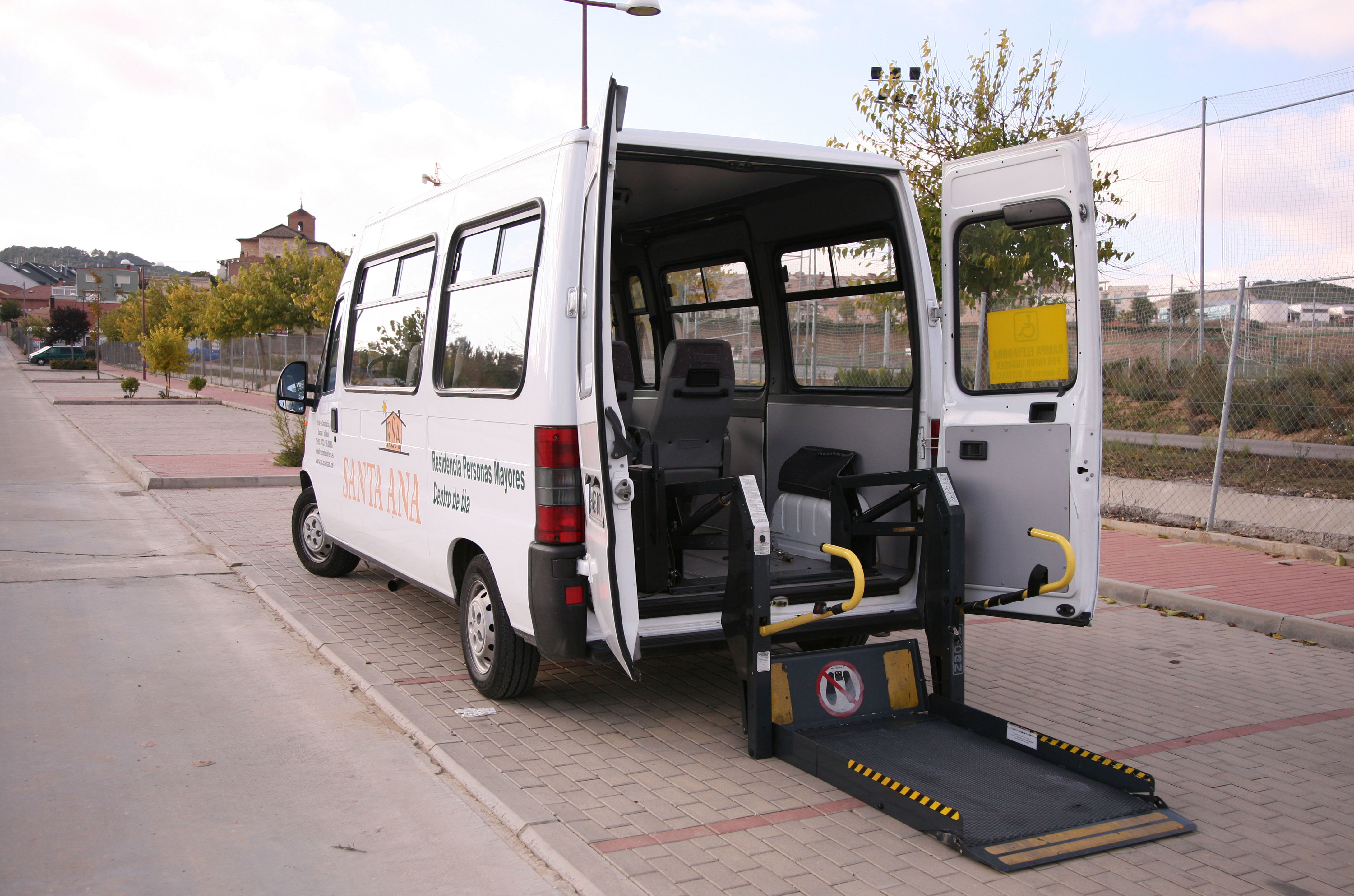 Transporte adaptado: Servicios de Residencia para Personas Mayores Santa Ana Transporte adaptado: Servicios de Residencia para Personas Mayores Santa Ana