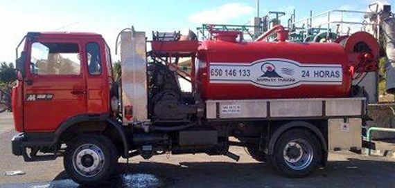 Camión cuba: Servicios de Desatascos Timanfaya Camión cuba: Servicios de Desatascos Timanfaya