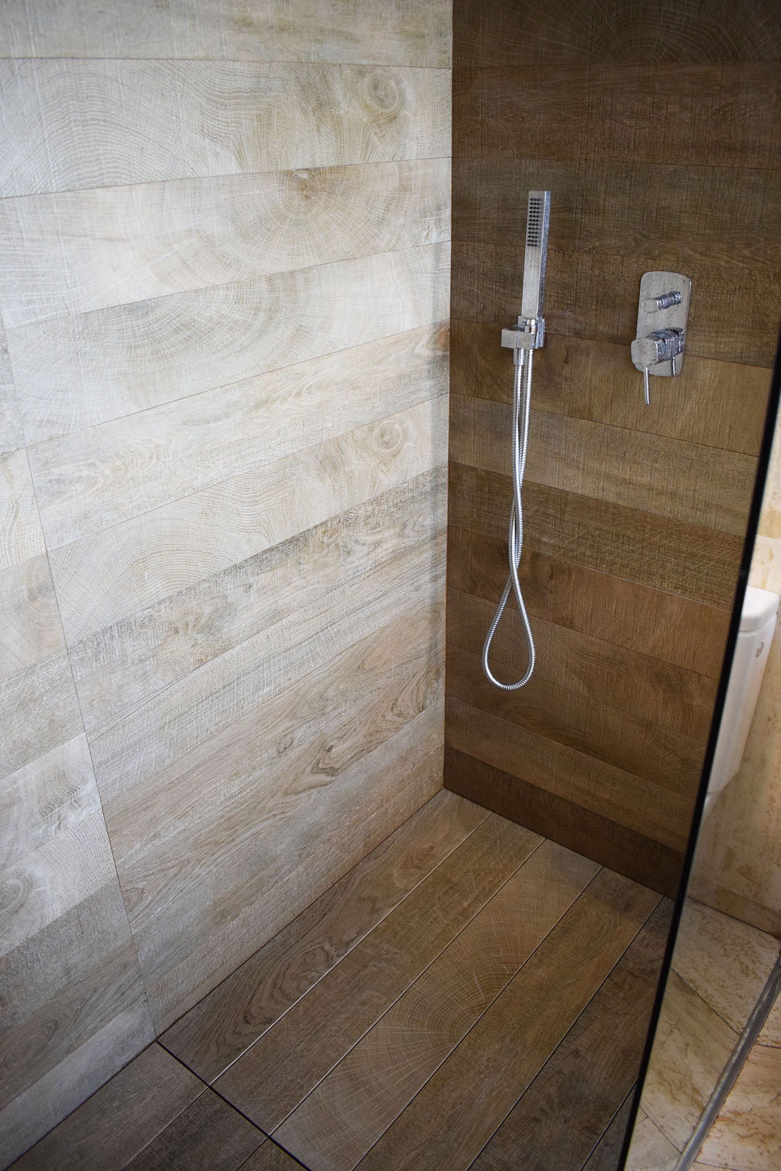 Impermeabilización de duchas - Sistemas Level: Servicios de Segura Sarria Impermeabilización de duchas - Sistemas Level: Servicios de Segura Sarria