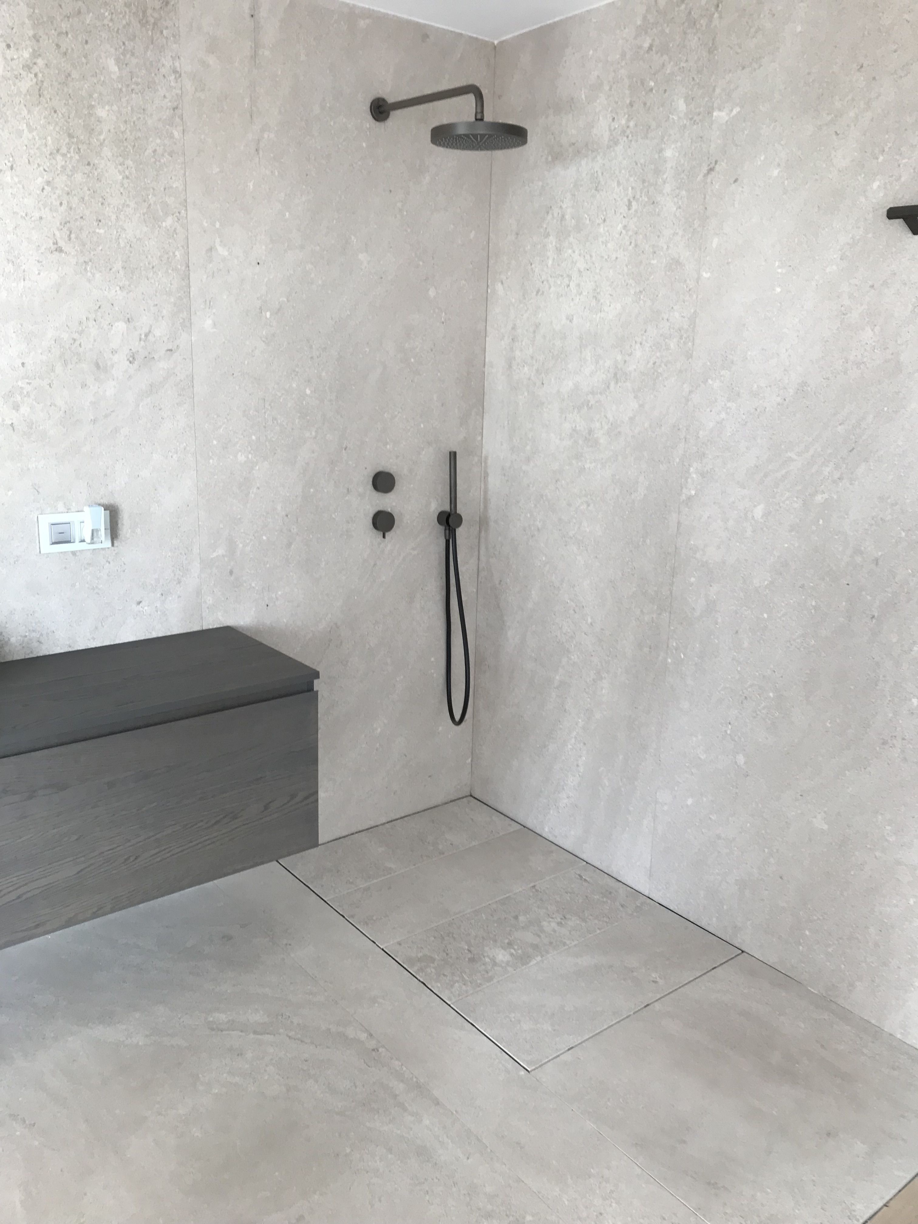Impermeabilización de duchas - Sistemas Level: Servicios de Segura Sarria Impermeabilización de duchas - Sistemas Level: Servicios de Segura Sarria