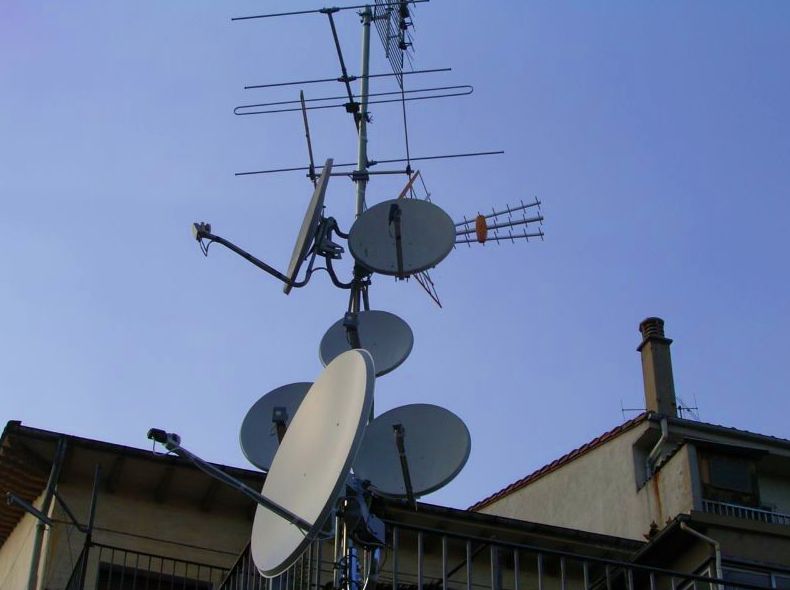 La antena de tv: Productos y servicios de Sertronic Proyectos e Instalaciones La antena de tv: Productos y servicios de Sertronic Proyectos e Instalaciones