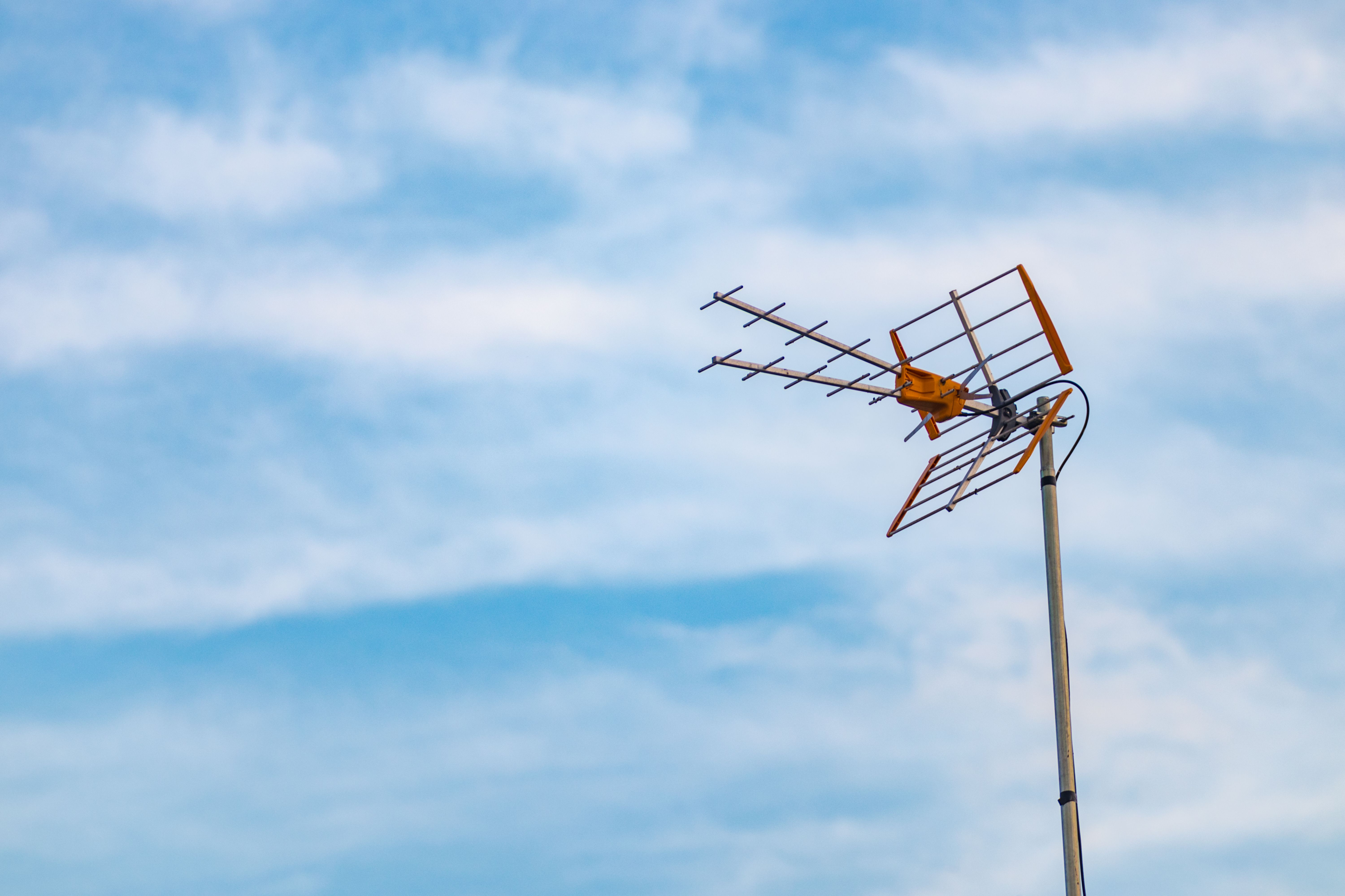 Antenas terrestres y parabólicas: Productos y servicios de Sertronic Proyectos e Instalaciones Antenas terrestres y parabólicas: Productos y servicios de Sertronic Proyectos e Instalaciones