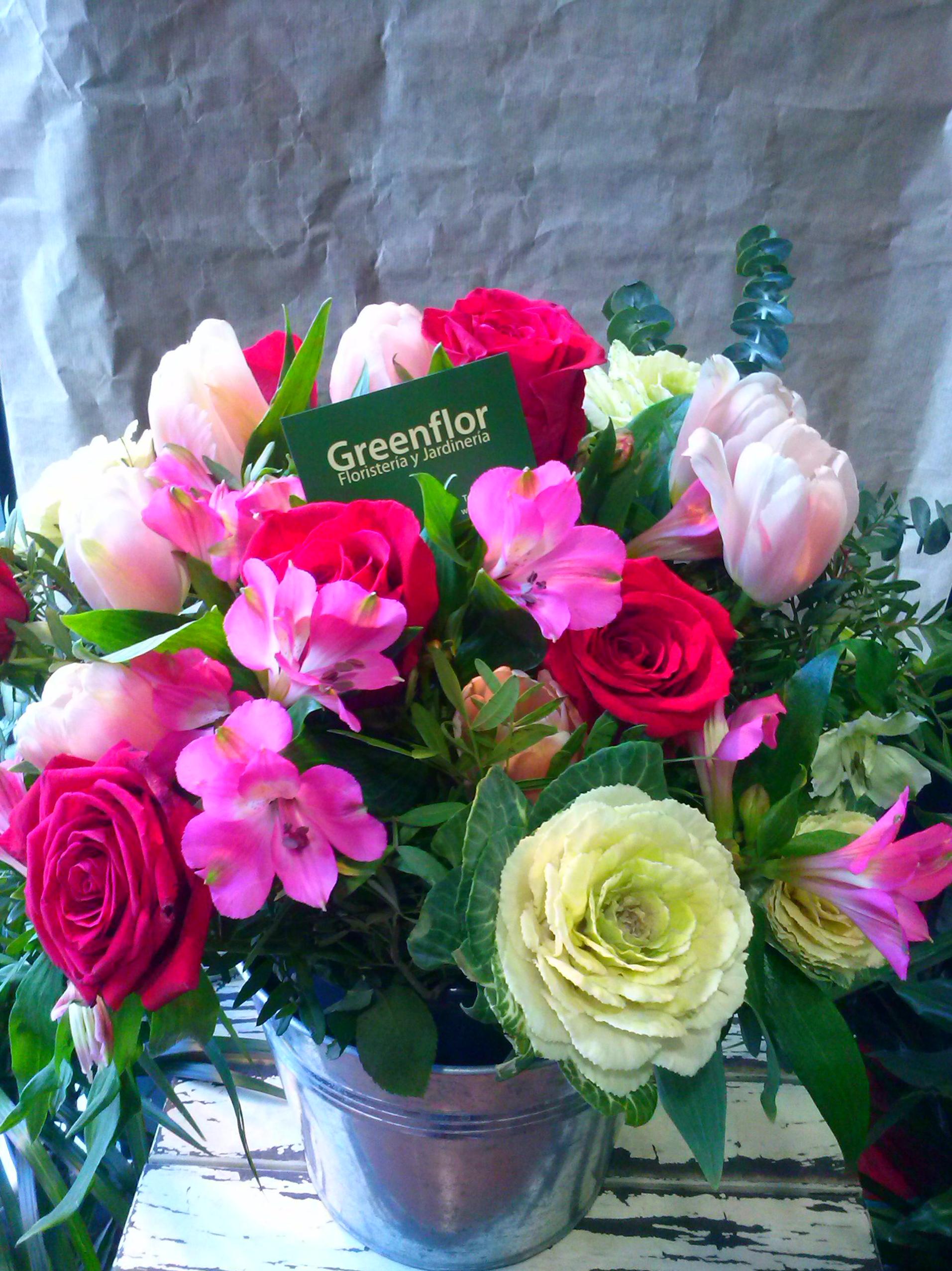 Bouquet de Rosas y astomelia.: Productos y servicios de Greenflor Bouquet de Rosas y astomelia.: Productos y servicios de Greenflor