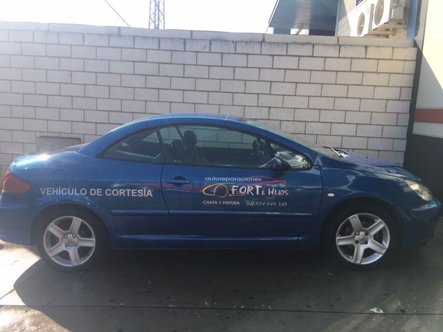 Vehículo de cortesía: Servicios de Autoreparaciones Fort e Hijos Vehículo de cortesía: Servicios de Autoreparaciones Fort e Hijos