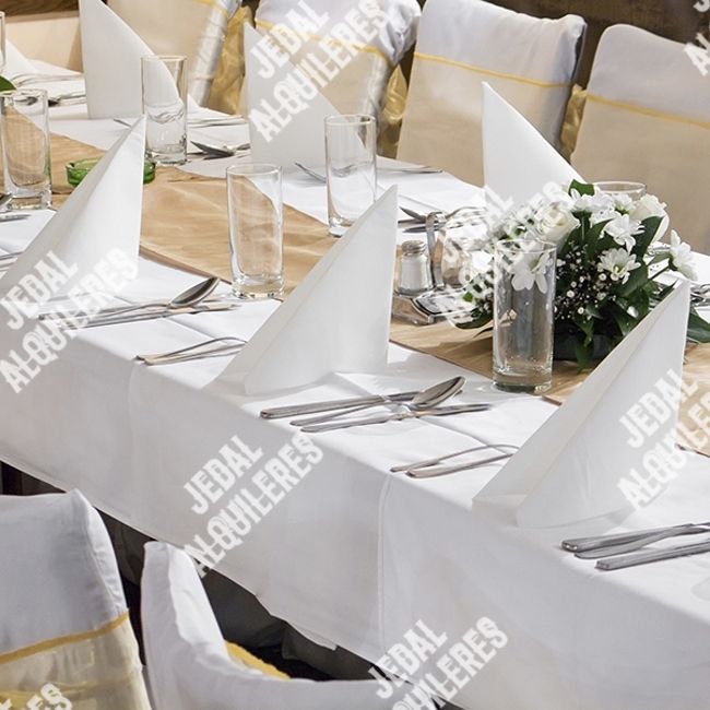 Sillas y mesas para fiestas en Jerez de la Frontera
