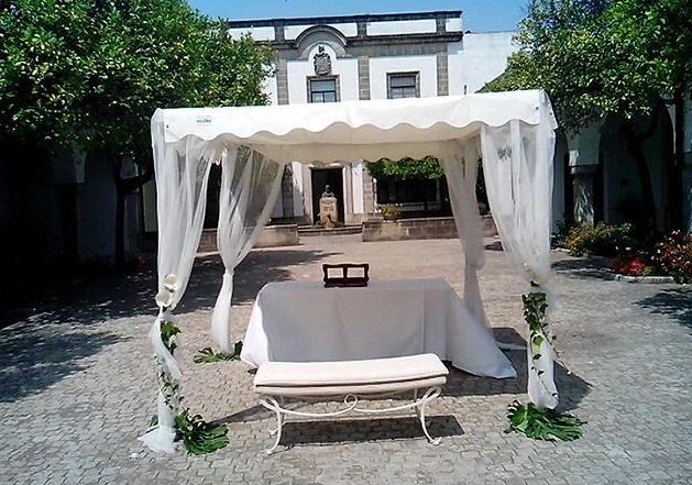 ALTAR CON PERGOLA 2.50M X 2.50M: Catálogo de Jedal Alquileres ALTAR CON PERGOLA 2.50M X 2.50M: Catálogo de Jedal Alquileres