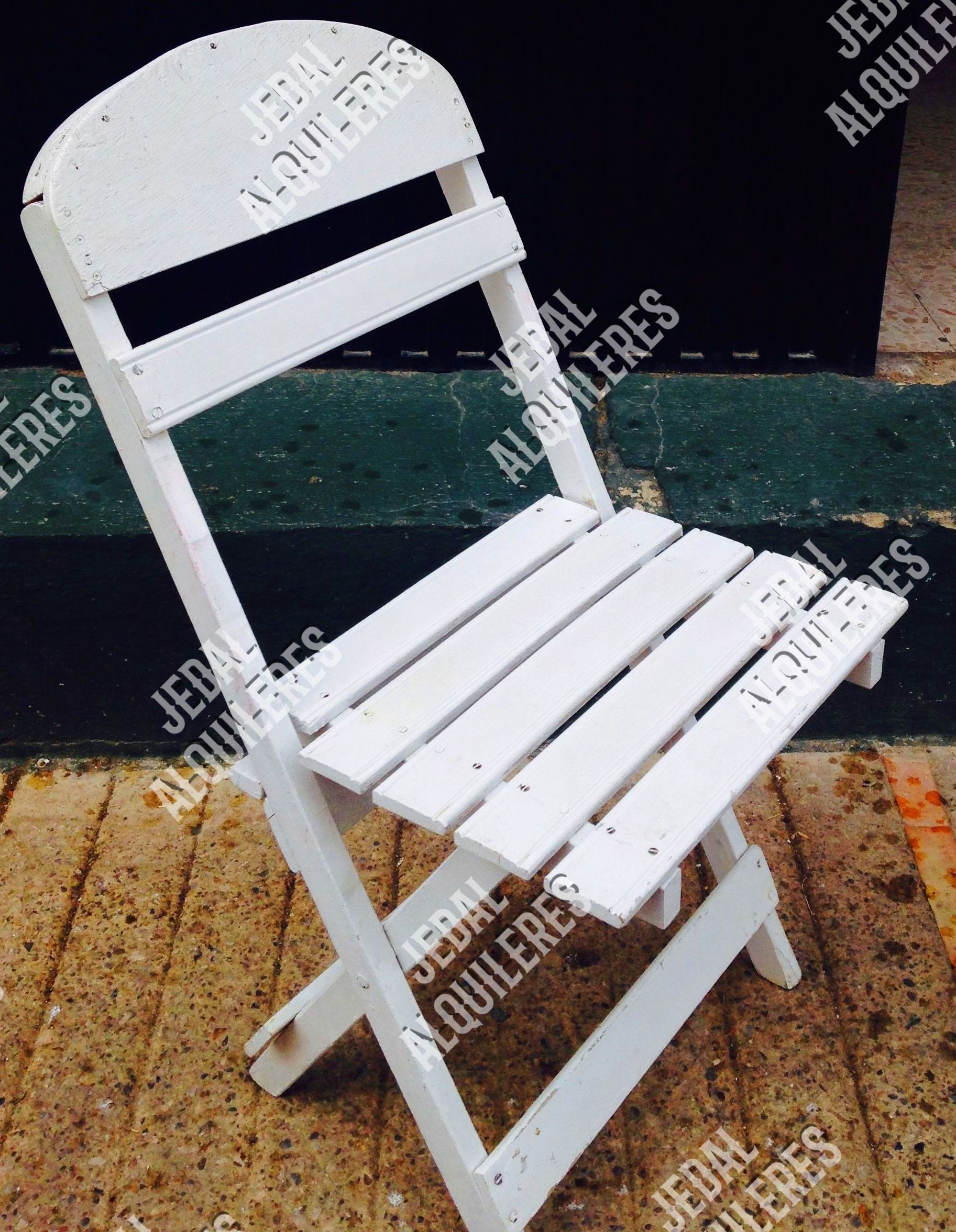 SILLA MADERA BLANCA RESPALDO REDONDO: Catálogo de Jedal Alquileres SILLA MADERA BLANCA RESPALDO REDONDO: Catálogo de Jedal Alquileres