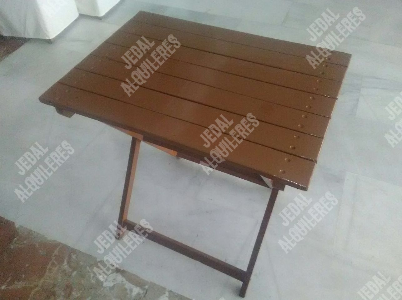 MESA(VELADOR) PLEGABLE TAPA MARRON OSCURO: Catálogo de Jedal Alquileres MESA(VELADOR) PLEGABLE TAPA MARRON OSCURO: Catálogo de Jedal Alquileres