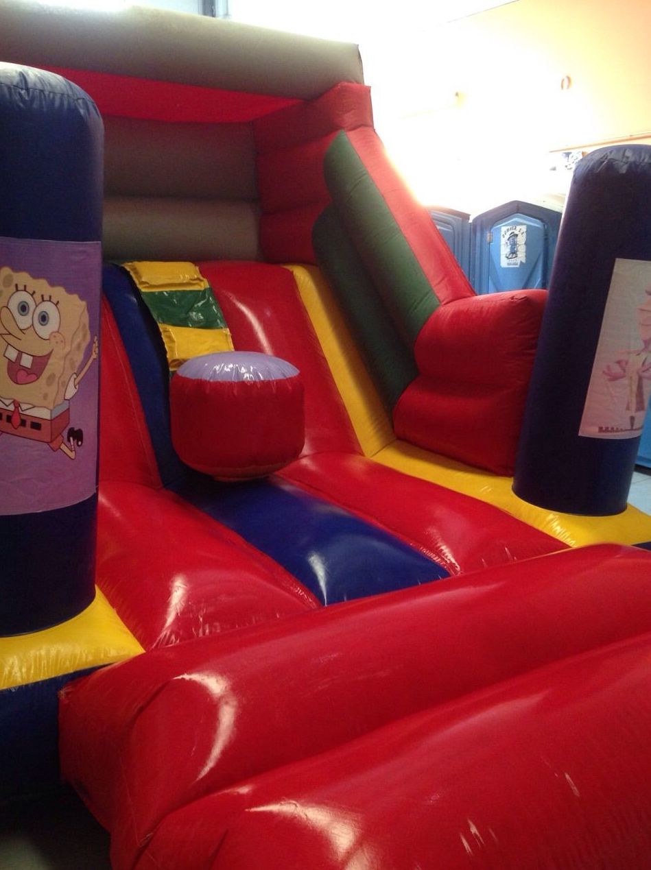 CASTILLO HINCHABLE RAMPA. Medidas; 5 metros de largo X 4 metros de ancho X 3 metros de alto CASTILLO HINCHABLE RAMPA. Medidas; 5 metros de largo X 4 metros de ancho X 3 metros de alto