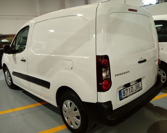 PEUGEOT PARTNER COMERCIAL 1.6 75CV: servicios y vehiculos de AUTORRESCATE VIROLLA S.L. PEUGEOT PARTNER COMERCIAL 1.6 75CV: servicios y vehiculos de AUTORRESCATE VIROLLA S.L.