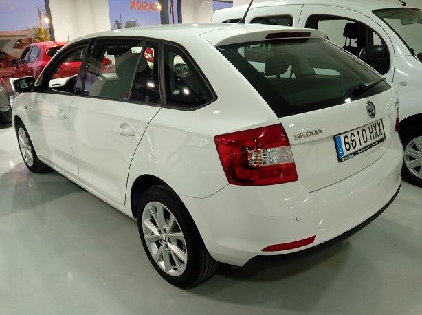 VENDIDO SKODA SPACEBACK: servicios y vehiculos de Virolla VENDIDO SKODA SPACEBACK: servicios y vehiculos de Virolla