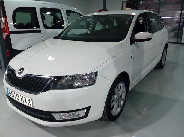 VENDIDO SKODA SPACEBACK: servicios y vehiculos de Virolla VENDIDO SKODA SPACEBACK: servicios y vehiculos de Virolla