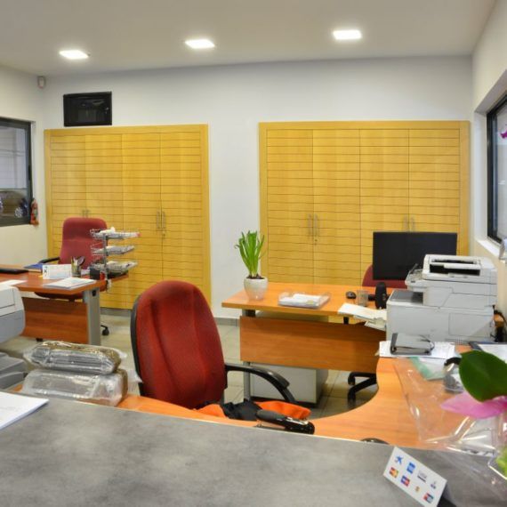 Instalaciones: servicios y vehiculos de Virolla Instalaciones: servicios y vehiculos de Virolla