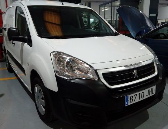 PEUGEOT PARTNER COMERCIAL 1.6 75CV: servicios y vehiculos de AUTORRESCATE VIROLLA S.L. PEUGEOT PARTNER COMERCIAL 1.6 75CV: servicios y vehiculos de AUTORRESCATE VIROLLA S.L.
