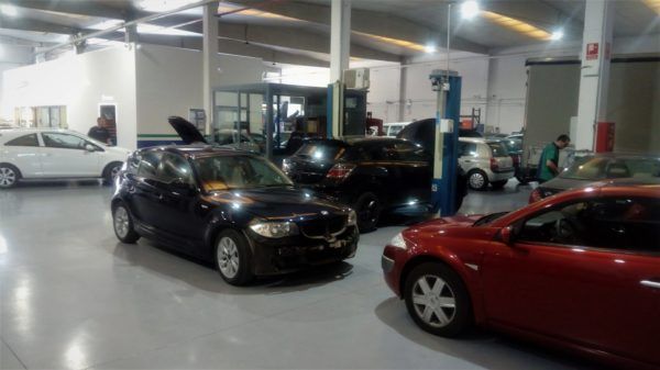 Electromecánica: servicios y vehiculos de Virolla Electromecánica: servicios y vehiculos de Virolla