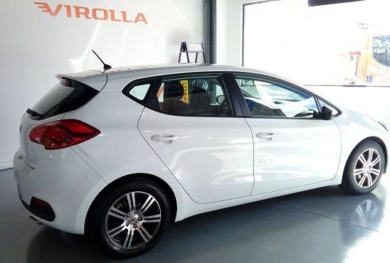 KIA CEED 1.4 CRDI 90CV: servicios y vehiculos de Virolla KIA CEED 1.4 CRDI 90CV: servicios y vehiculos de Virolla