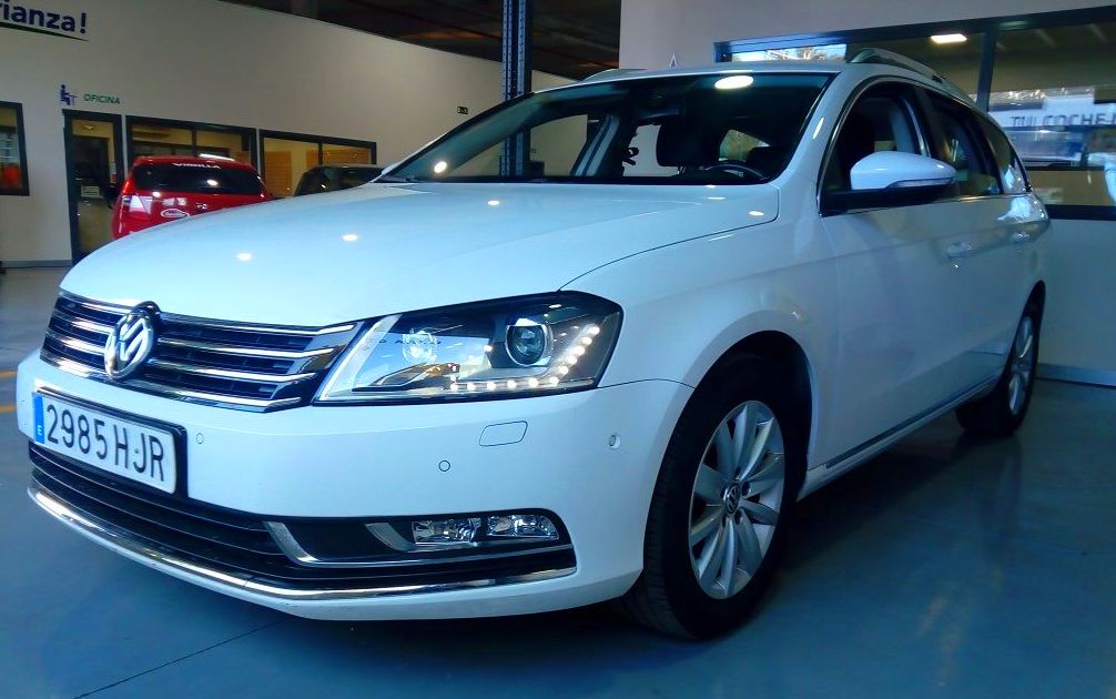 VOLKSWAGEN PASSAT VARIANT 1.6 105CV: servicios y vehiculos de AUTORRESCATE VIROLLA S.L. VOLKSWAGEN PASSAT VARIANT 1.6 105CV: servicios y vehiculos de AUTORRESCATE VIROLLA S.L.