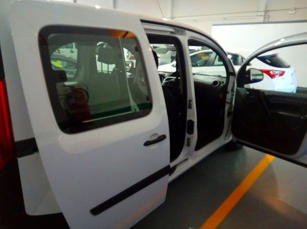 VENDIDA KANGOO MIXTA: servicios y vehiculos de Virolla VENDIDA KANGOO MIXTA: servicios y vehiculos de Virolla