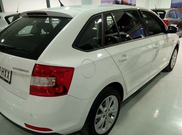 VENDIDO SKODA SPACEBACK: servicios y vehiculos de Virolla VENDIDO SKODA SPACEBACK: servicios y vehiculos de Virolla