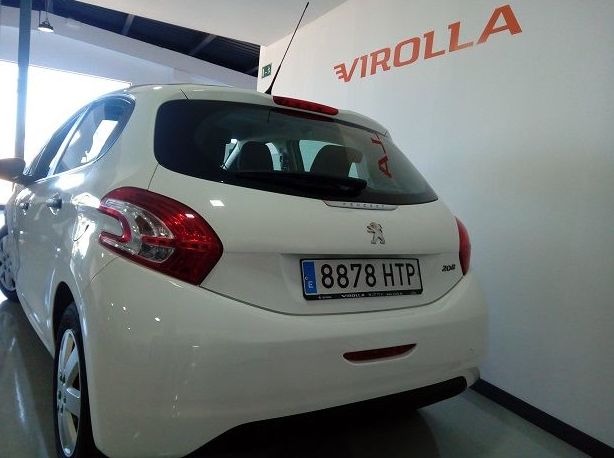 PEUGEOT 208 : servicios y vehiculos de AUTORRESCATE VIROLLA S.L. PEUGEOT 208 : servicios y vehiculos de AUTORRESCATE VIROLLA S.L.