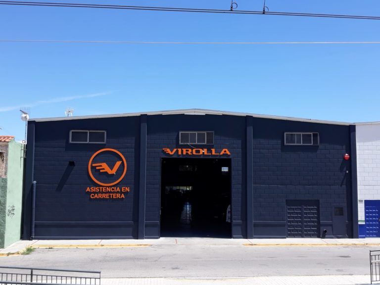 Instalaciones: servicios y vehiculos de Virolla Instalaciones: servicios y vehiculos de Virolla