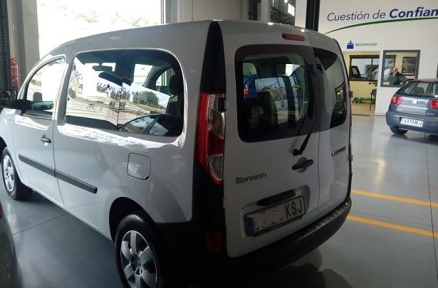 RENAULT KANGOO MIXTA : servicios y vehiculos de Virolla RENAULT KANGOO MIXTA : servicios y vehiculos de Virolla