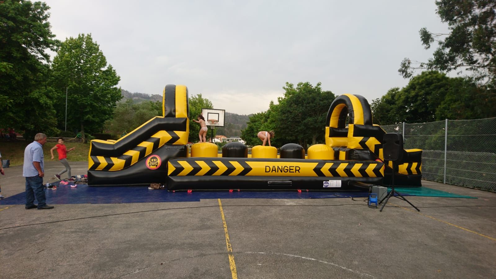 Pista americana wipe out 12 largo x 5,50 ancho x 4 ancho Pista americana wipe out 12 largo x 5,50 ancho x 4 ancho
