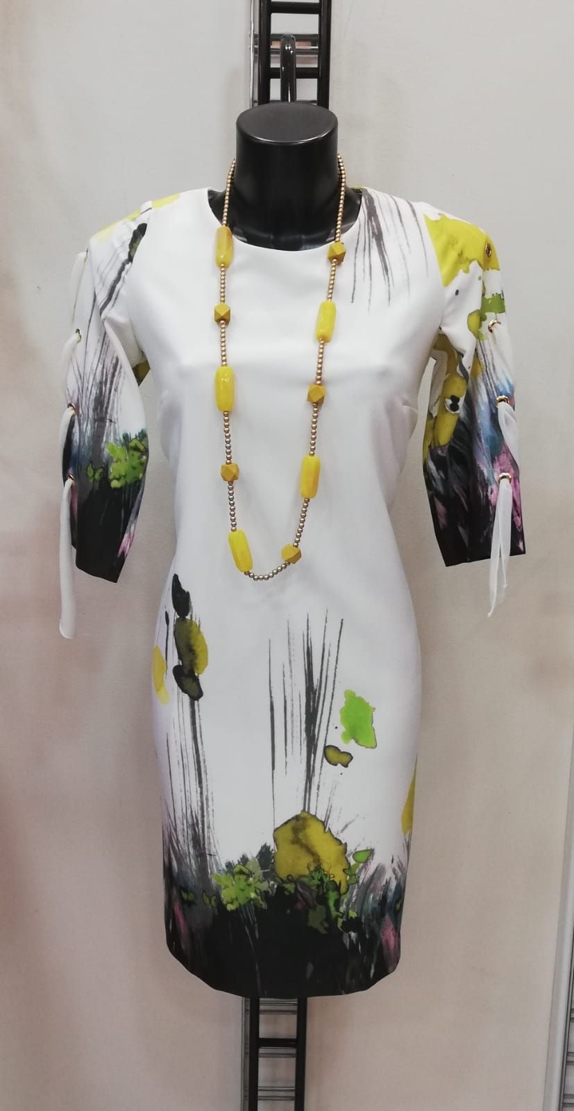 Dresses: Clothing and accessories de Gumer Fuengirola Dresses: Clothing and accessories de Gumer Fuengirola