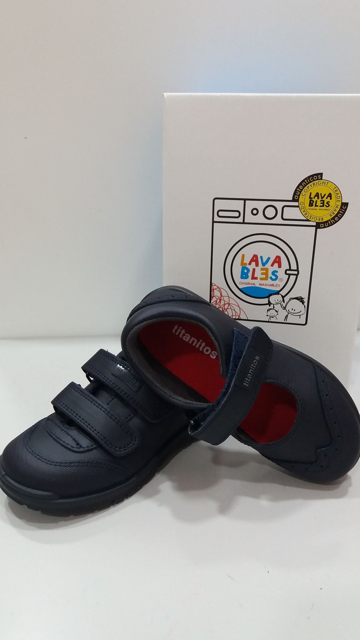 Marca Titanitos: Calzado infantil de Petit Cocó Marca Titanitos: Calzado infantil de Petit Cocó