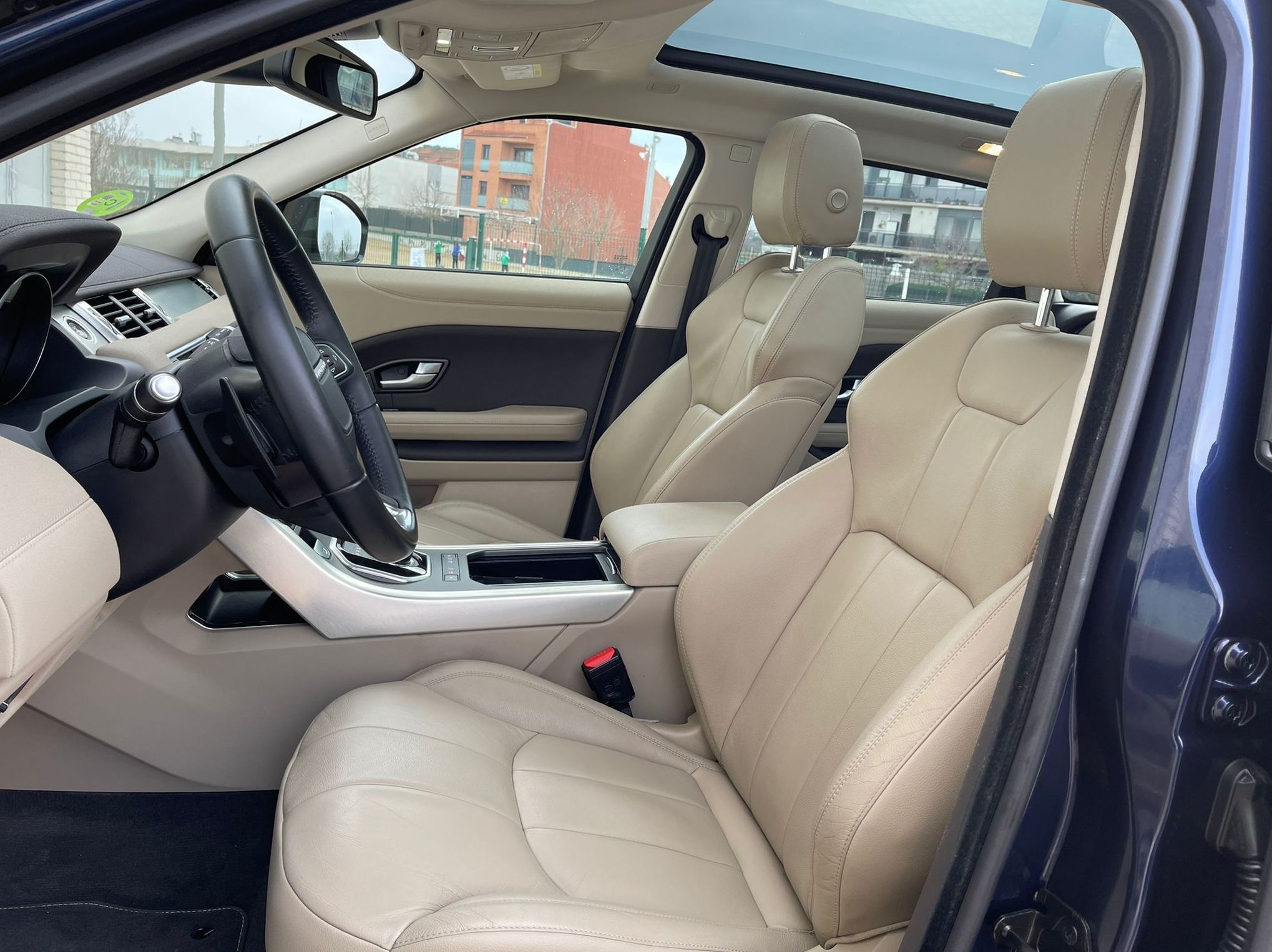 Land Rover Range Rover Evoque 5P 2.0 TD4 110 KW (150 CV) 4X4 SE: de ASTER Autos Land Rover Range Rover Evoque 5P 2.0 TD4 110 KW (150 CV) 4X4 SE: de ASTER Autos