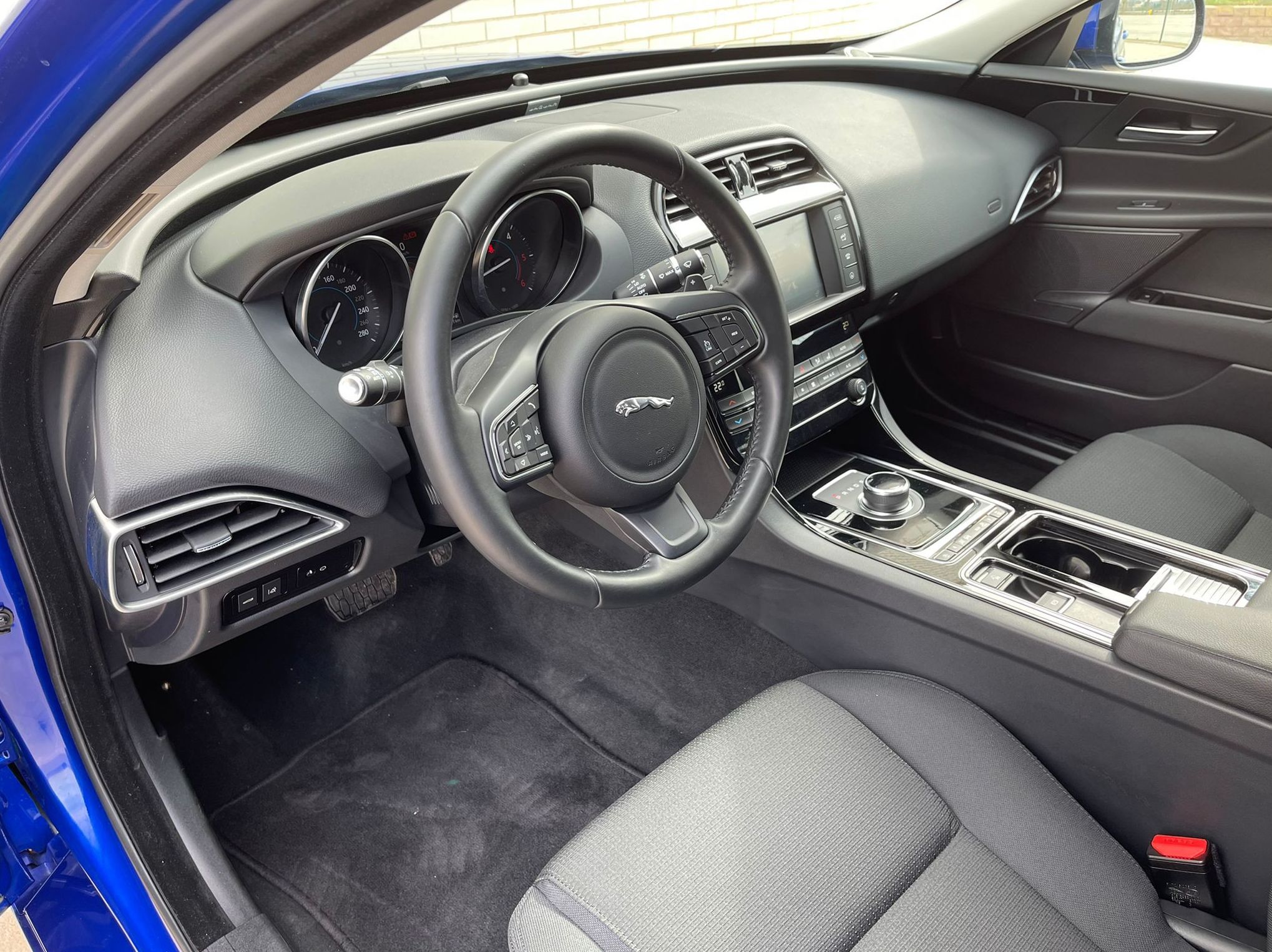 Jaguar XE 2.0 Diesel 132 KW (180 CV) Auto Pure: de ASTER Autos Jaguar XE 2.0 Diesel 132 KW (180 CV) Auto Pure: de ASTER Autos