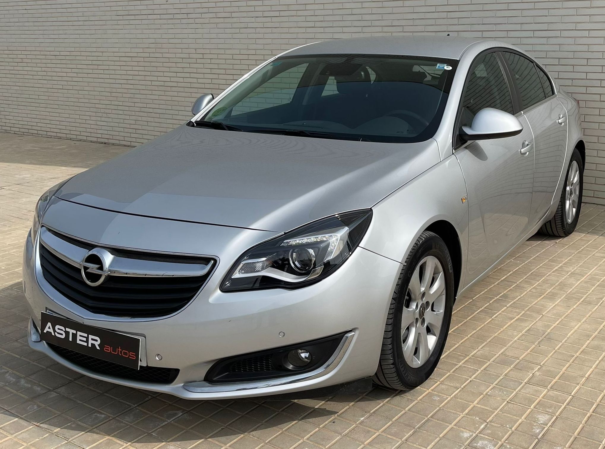 Opel Insignia 4P Selective 1.6 Cdti Ecoflex 136 CV Start & Stop: de ASTER Autos Opel Insignia 4P Selective 1.6 Cdti Ecoflex 136 CV Start & Stop: de ASTER Autos