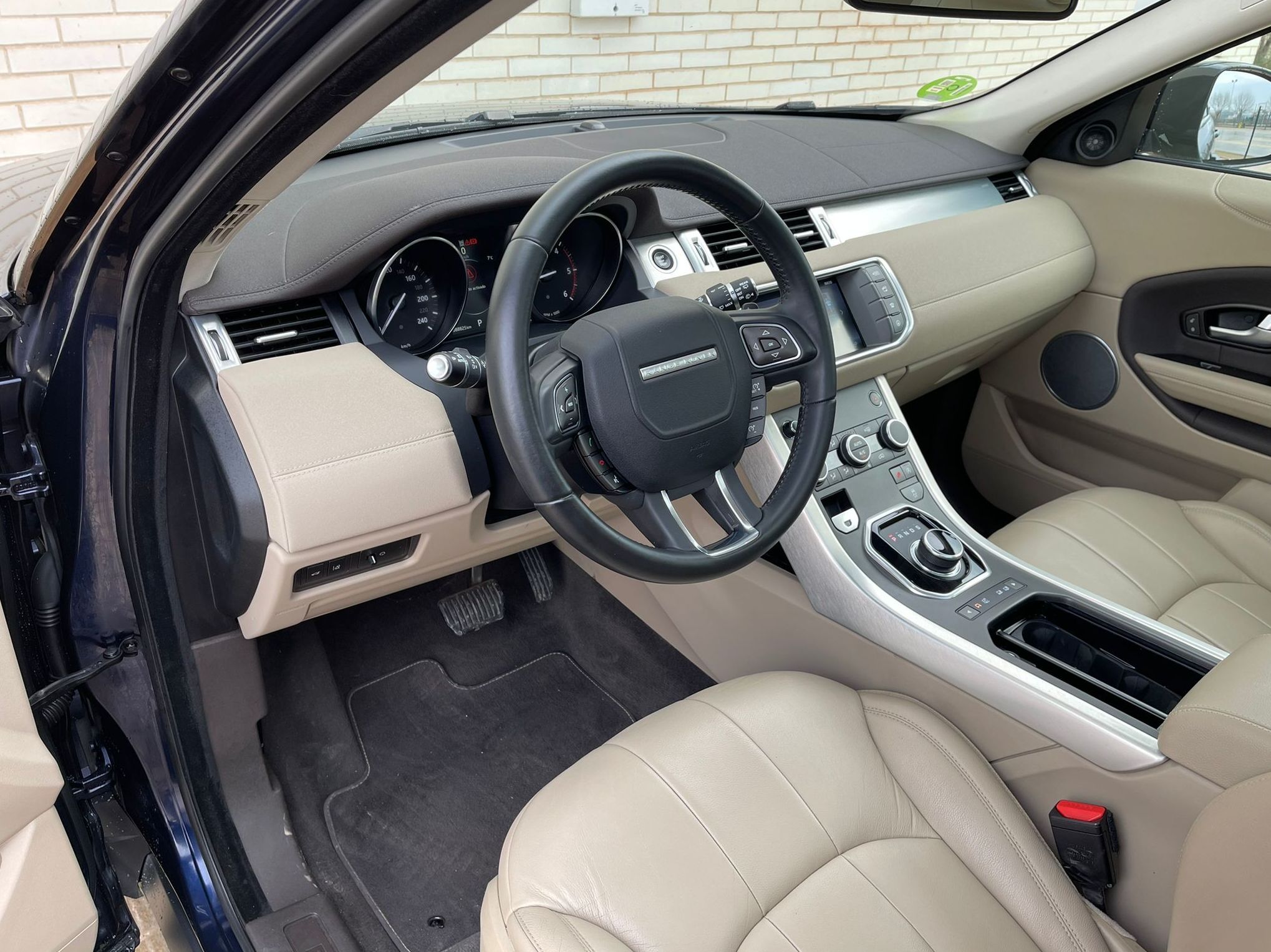 Land Rover Range Rover Evoque 5P 2.0 TD4 110 KW (150 CV) 4X4 SE: de ASTER Autos Land Rover Range Rover Evoque 5P 2.0 TD4 110 KW (150 CV) 4X4 SE: de ASTER Autos