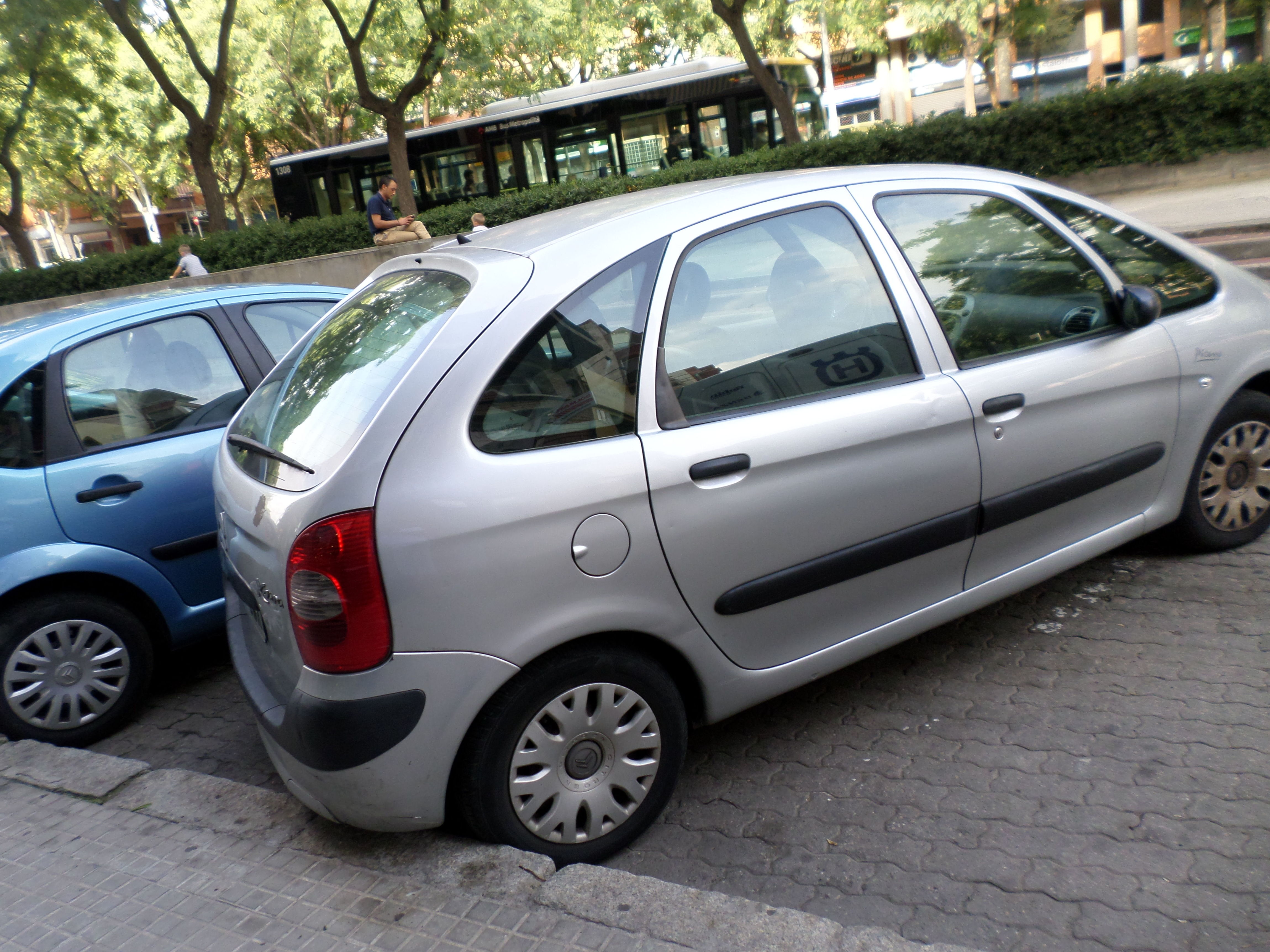 Citroen Xsara Picasso 1.6 I. 141000 kms. año 2006 3300 €uros: Servicios de reparación de Automóviles y Talleres Dorado Citroen Xsara Picasso 1.6 I. 141000 kms. año 2006 3300 €uros: Servicios de reparación de Automóviles y Talleres Dorado