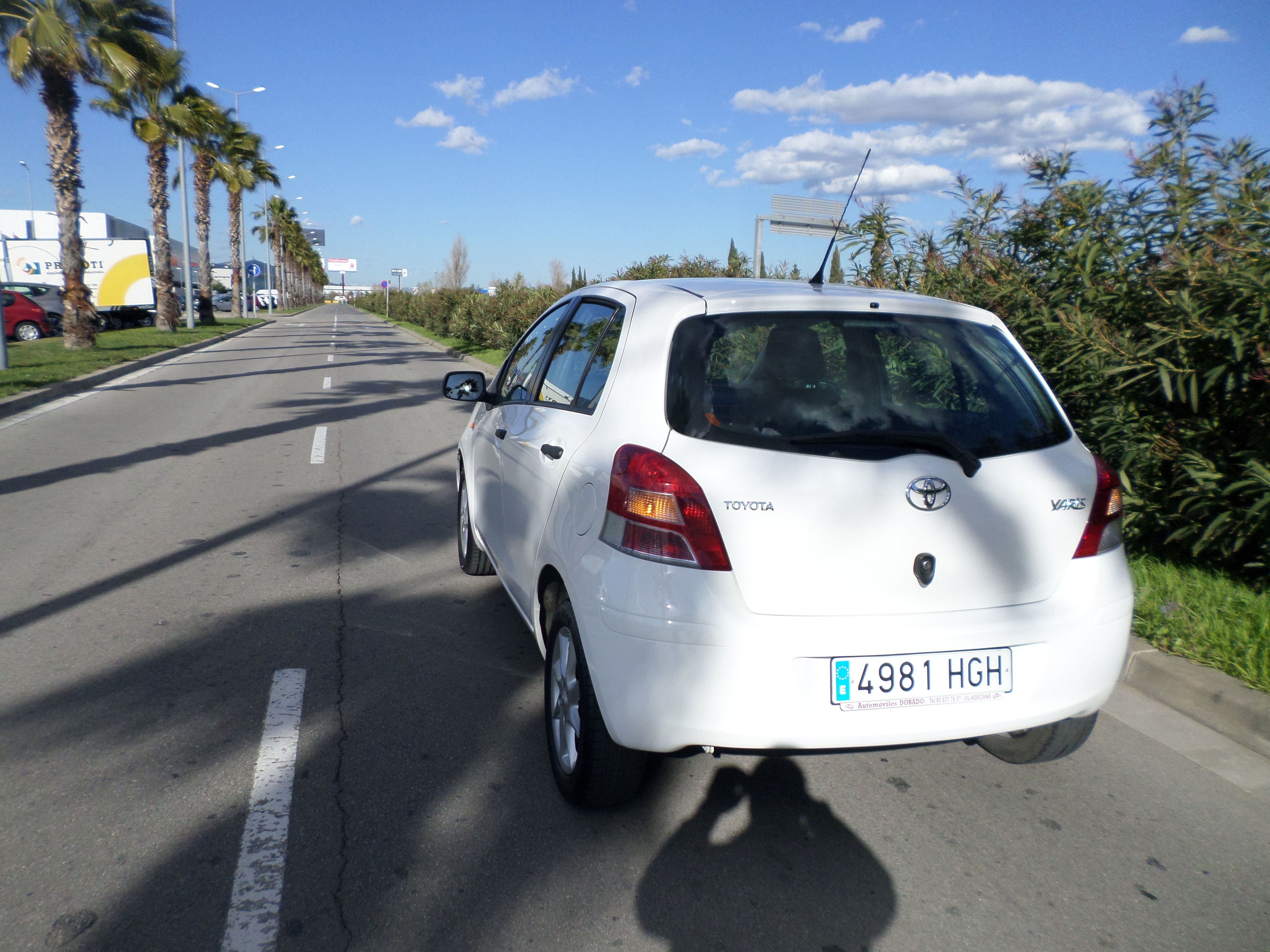 TOYOTA YARIS 1.0 5 PUERTAS 2011 5500 €uros: Servicios de reparación de Automóviles y Talleres Dorado TOYOTA YARIS 1.0 5 PUERTAS 2011 5500 €uros: Servicios de reparación de Automóviles y Talleres Dorado