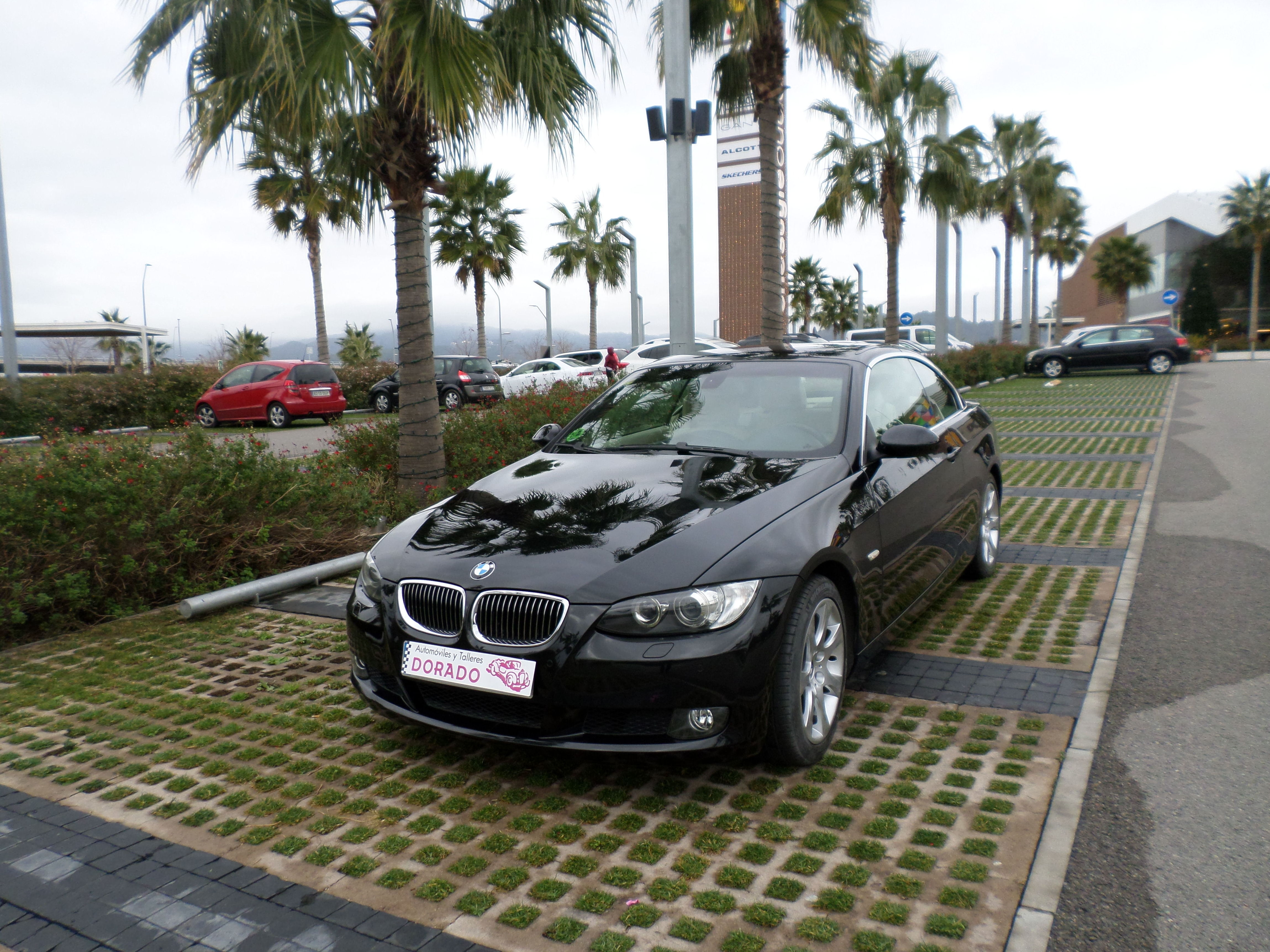 BMW 325 Cabrio 2007 85000 kms Automatico 17200€uros: Servicios de reparación de Automóviles y Talleres Dorado BMW 325 Cabrio 2007 85000 kms Automatico 17200€uros: Servicios de reparación de Automóviles y Talleres Dorado