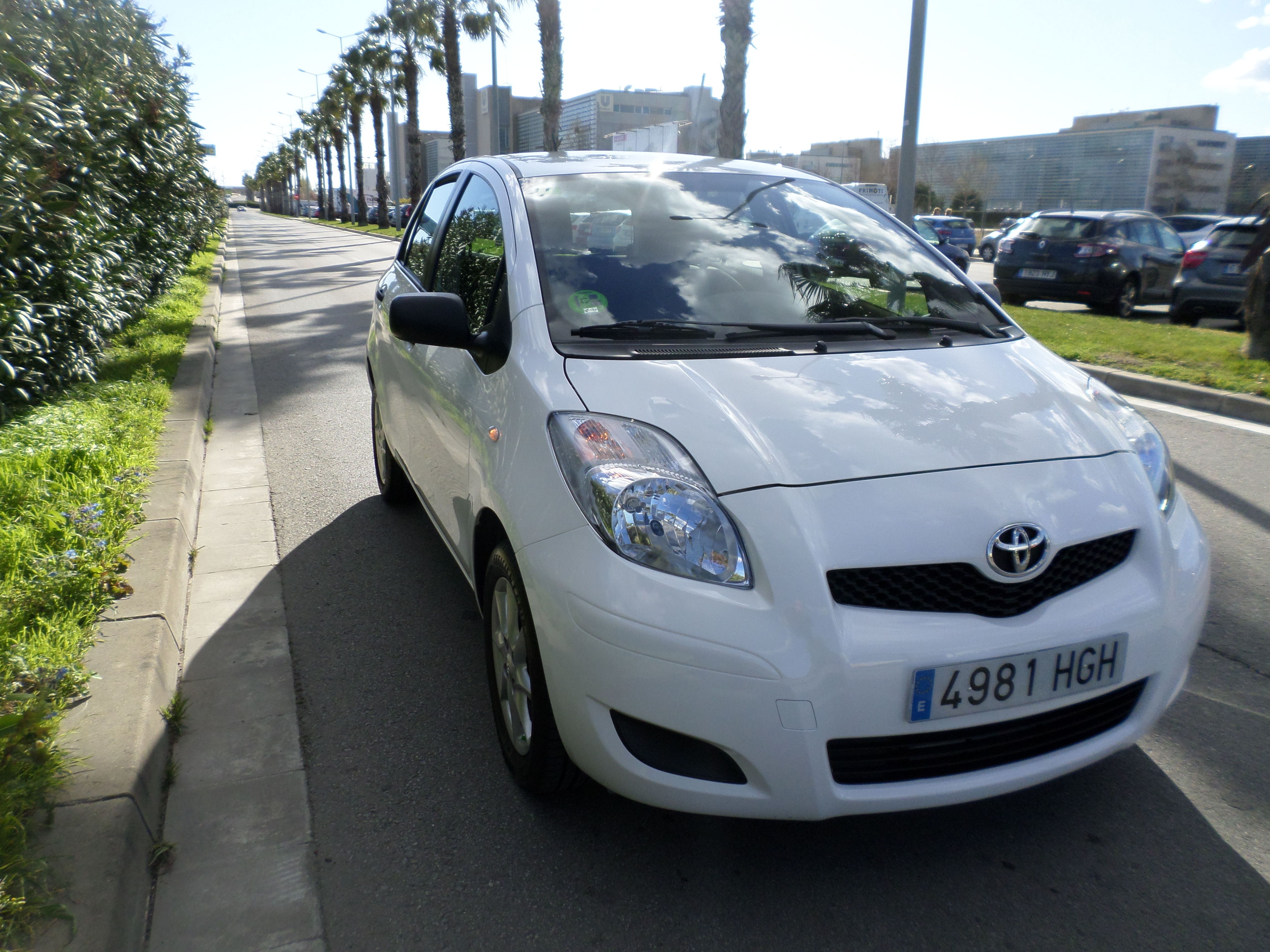 TOYOTA YARIS 1.0 5 PUERTAS 2011 5500 €uros: Servicios de reparación de Automóviles y Talleres Dorado TOYOTA YARIS 1.0 5 PUERTAS 2011 5500 €uros: Servicios de reparación de Automóviles y Talleres Dorado