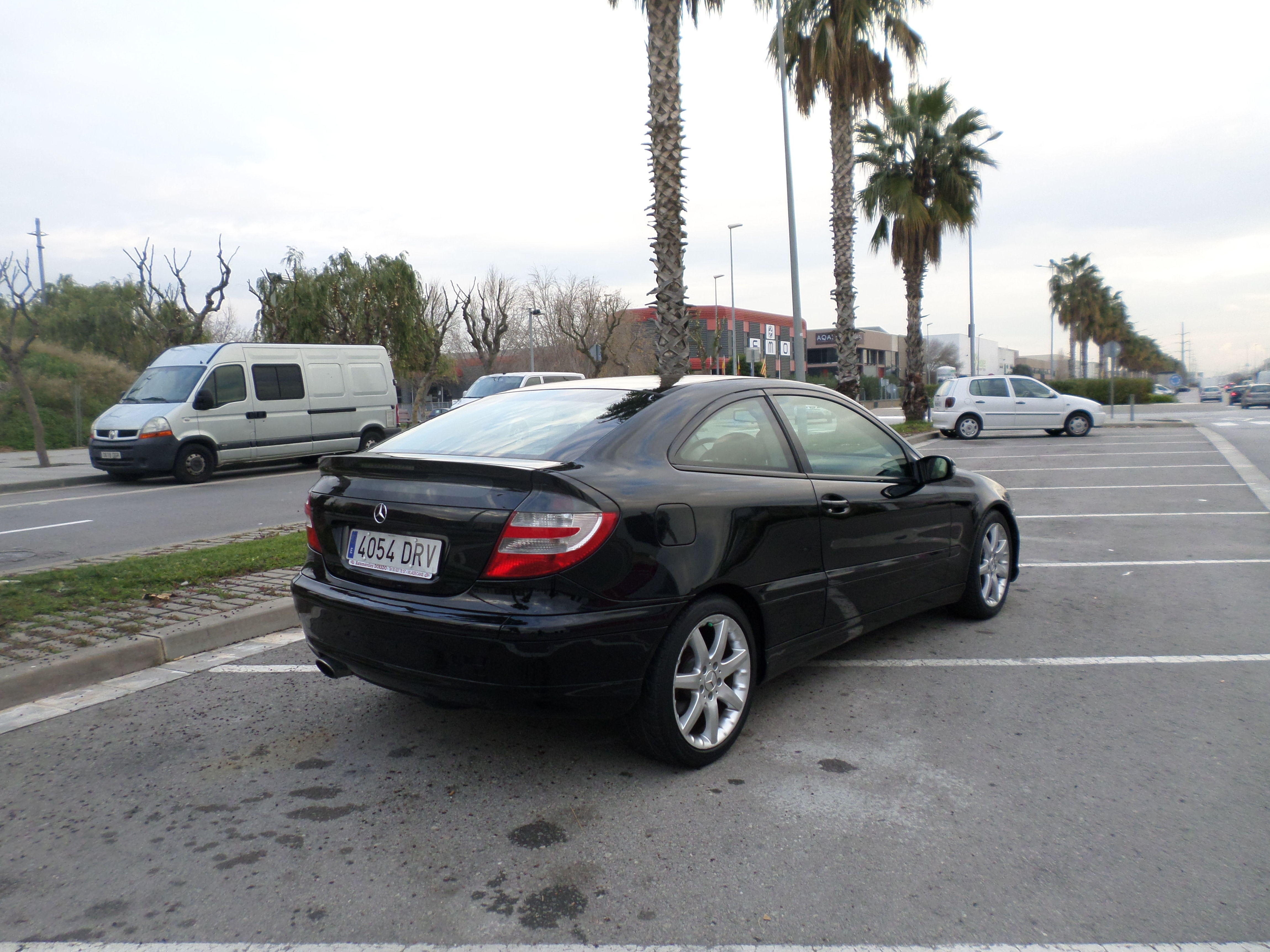 Mercedes-Benz Clase CC 160 K Sport Coupe 3p pvp5900 €uros: Servicios de reparación de Automóviles y Talleres Dorado Mercedes-Benz Clase CC 160 K Sport Coupe 3p pvp5900 €uros: Servicios de reparación de Automóviles y Talleres Dorado